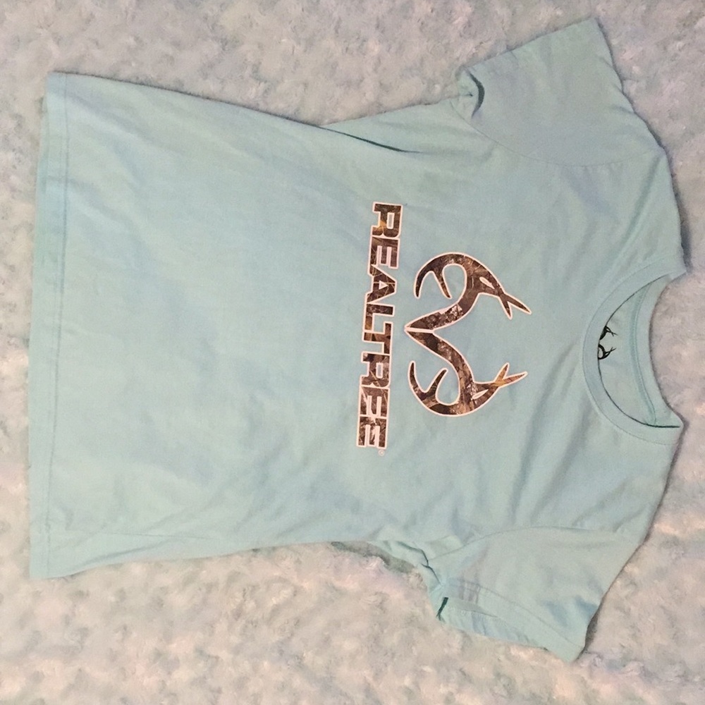 Realtree size Large baby blue t shirt